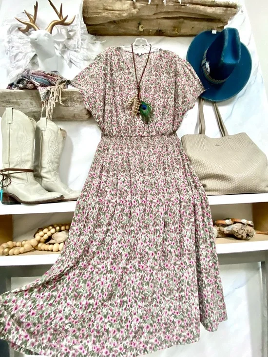 Prairie/farmhouse vibe maxi dress w shabby chic Country feel - Picture 4 of 12
